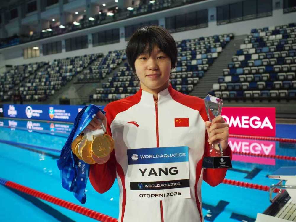 在比赛后与, 赛在新加坡 在比赛后与, 赛在新加坡